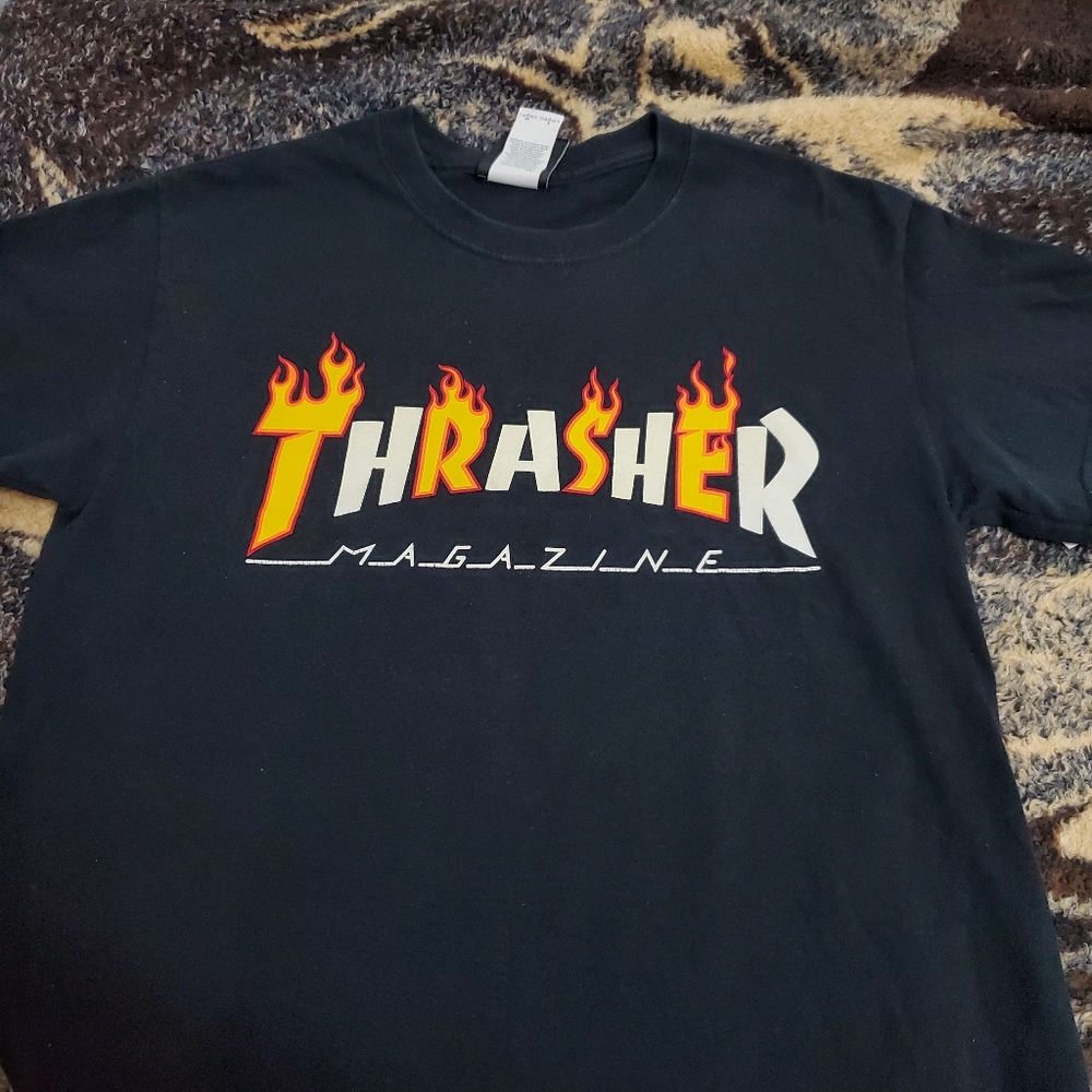 THRASHER MAGAZINE Black Flame Logo Short Sleeve T-Shirt Basic Tee Size Small